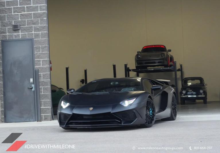 2016 Lamborghini Aventador Superveloce