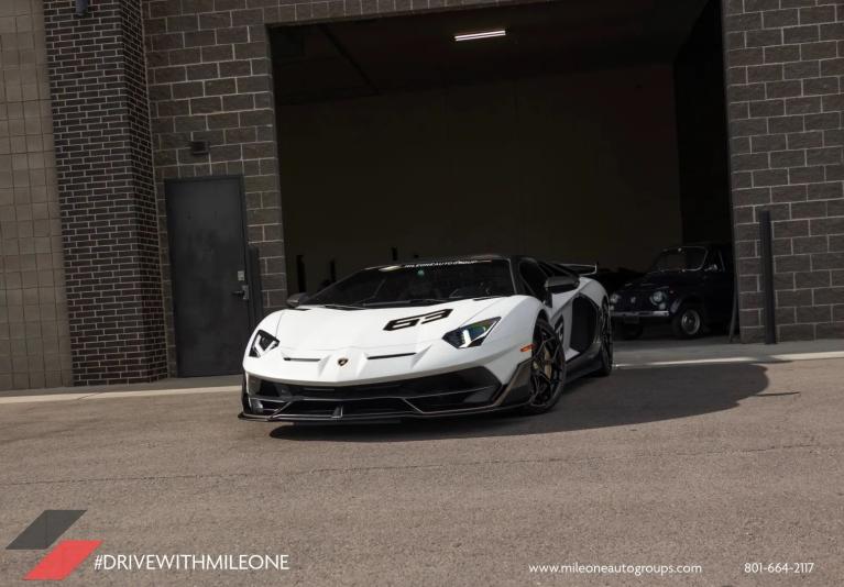 2020 Lamborghini Aventador SVJ Coupe's photo